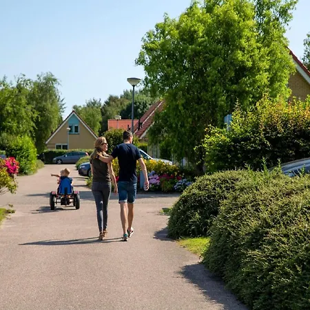 With Garden, 19 Km From Hoorn Hébergement de vacances