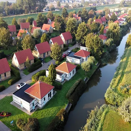 With Garden, 19 Km From Hoorn בית נופש אנדייק