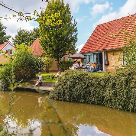 بيت للعطل In Netherlands With Spacious Garden