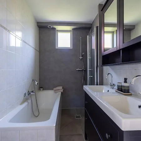 In Netherlands With Spacious Garden Andijk